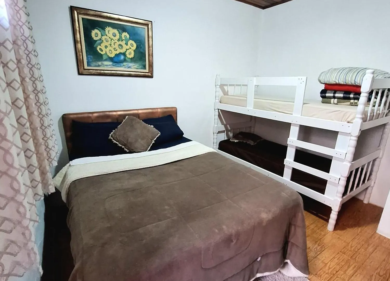 Suite Refúgio da Serra em Campos do Jordão Quarto em Acomodações Particulares